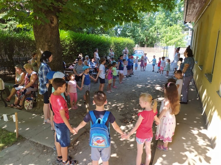 Ifjúsági és Vakációs Bibliahét 85